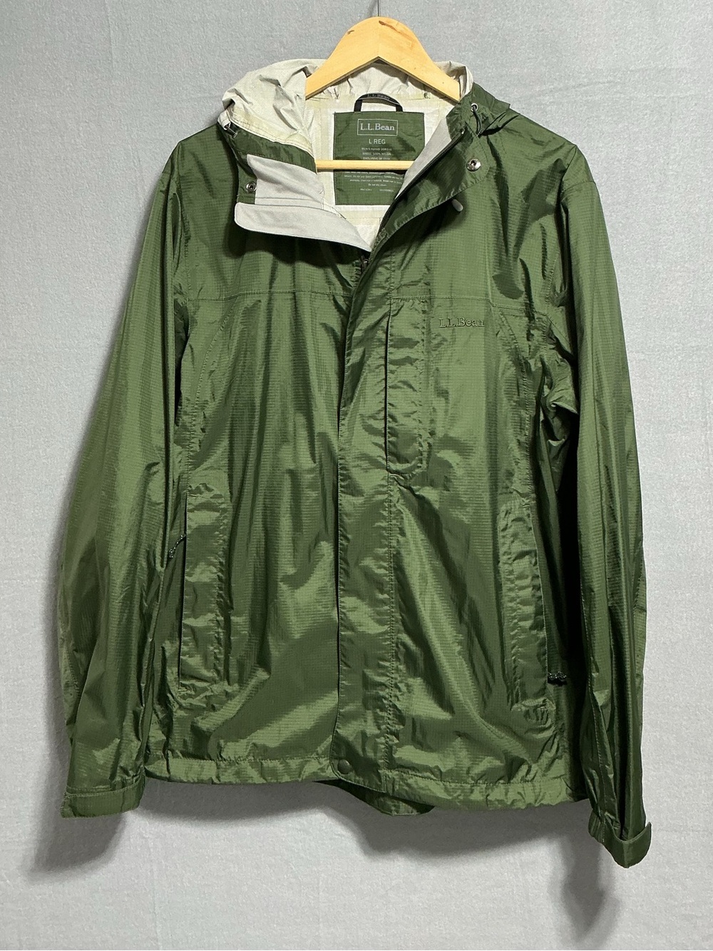 L.L.Bean Men’s L Olive Green Hooded Nylon Windbreaker Rain Shell Jacket